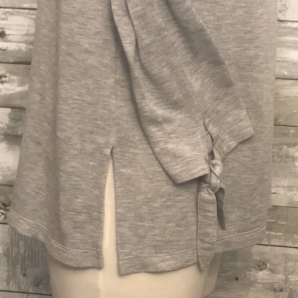 🟢 (2/$5) Sz S Ann Taylor LOFT Comfy Grey Tee Shirt - Picture 4 of 5